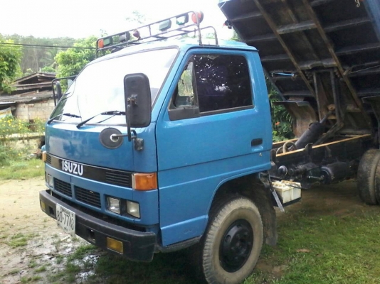 หกล้อดั้ม อีซูซุ NPR115แรง รถห้างเกียร์สั้น สภาาพดีแคซซีเดิมสวยจัดสหนิมไม่มีเกาะทั้งเส้น พร้อมใช้งาน ทะเบียนพร้อมโอน รถสภาพดีรับรองไม่ผิดหวัง