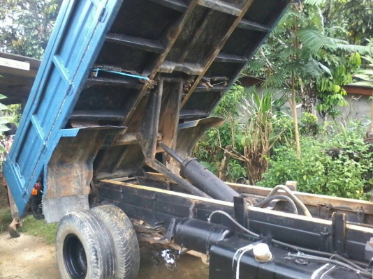 หกล้อดั้ม อีซูซุ NPR115แรง รถห้างเกียร์สั้น สภาาพดีแคซซีเดิมสวยจัดสหนิมไม่มีเกาะทั้งเส้น พร้อมใช้งาน ทะเบียนพร้อมโอน รถสภาพดีรับรองไม่ผิดหวัง