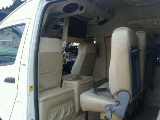 ขายด่วนๆ. รถตู้TOYOTA COMMUTER. ตู้ CNG 2.7 CC   MT 2008  วีไอพี เต็มๆ. ราคา 649,000 บาทค่ะ. โทร 0922726669 ตันหยงค่ะ