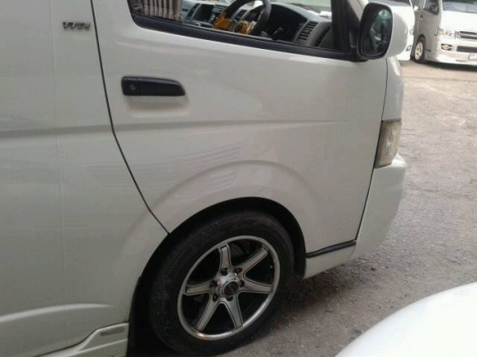 ขายด่วนๆ. รถตู้TOYOTA COMMUTER. ตู้ CNG 2.7 CC   MT 2008  วีไอพี เต็มๆ. ราคา 649,000 บาทค่ะ. โทร 0922726669 ตันหยงค่ะ