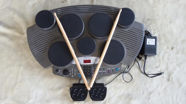 กลองไฟฟ้า Medeli DD30ุ6 พร้อม ไม้ตีกลอง 2อัน สภาพสวยสมบูรณ์มาก