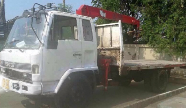 ISUZU ROCKY 175 HP 6BG1 รถบรรทุกหกล้อติดเครน UNIC 3 ตัน 3 ปลอก กระบะพื้นเรียบความยาว 5 เมตร รถสภาพดีพร้อมใช้งานได้เลยครับ เอกสารเล่มทะเบียนชุดโอนครบ ราคาต่อรองได้ครับ