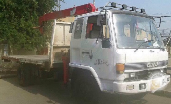 ISUZU ROCKY 175 HP 6BG1 รถบรรทุกหกล้อติดเครน UNIC 3 ตัน 3 ปลอก กระบะพื้นเรียบความยาว 5 เมตร รถสภาพดีพร้อมใช้งานได้เลยครับ เอกสารเล่มทะเบียนชุดโอนครบ ราคาต่อรองได้ครับ