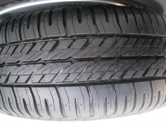 ขายล้อแม็กป้ายแดง Honda jazz 15" พร้อมยางปี14 สนใจติดต่อเล็กคลองสามครับ 081-3747940 ขายล้อแม็กป้ายแดง Honda jazz 15" พร้อมยางปี14 สนใจติดต่อเล็กคลองสามครับ 081-3747940