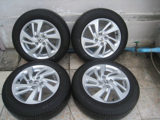 ขายล้อแม็กป้ายแดง Honda jazz 15" พร้อมยางปี14 สนใจติดต่อเล็กคลองสามครับ 081-3747940 ขายล้อแม็กป้ายแดง Honda jazz 15" พร้อมยางปี14 สนใจติดต่อเล็กคลองสามครับ 081-3747940