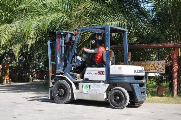 ขายFORKLIFT KOMATSU FG20-11 (2ตัน)สวยเดิมจากญี่ปุ่น ยังไม่เคยใช้ในไทย 139,000เท่านั้น!!