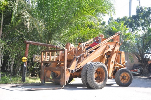 ขายรถตักKOMATSU SD20 สวยเดิมจากญี่ปุ่น2ตัน งากระดก ยังไม่เคยใช้ในไทย 155,000เท่านั้น