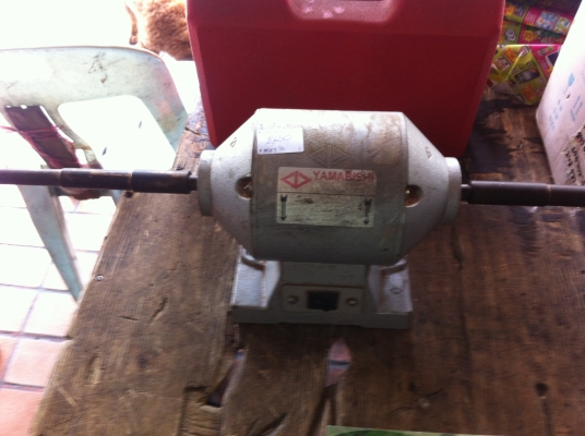 แท่นเจียร์แกนคู่ YAMABICHI มีก้านต่อยาวเอามาเพื่อขัดชิ้นงานให้มาด้วยสองอัน