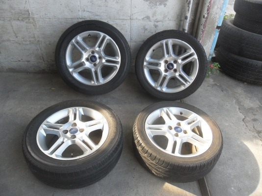 ล้อแม็ก 16นิ้ว 4รู100 ฟอด พร้อมยาง สวยๆ 4 ล้อ ราคา 6800 บาท