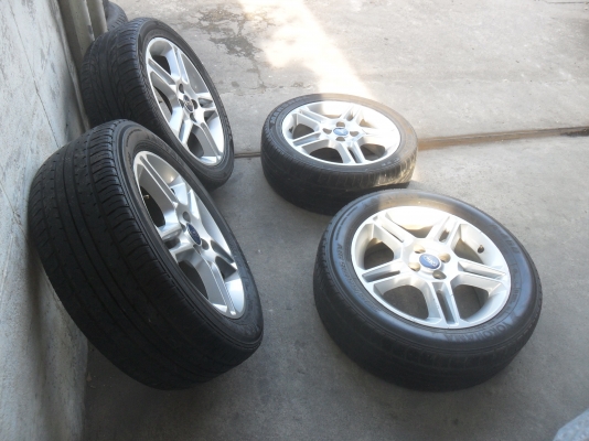 ล้อแม็ก 16นิ้ว 4รู100 ฟอด พร้อมยาง สวยๆ 4 ล้อ ราคา 6800 บาท ล้อแม็ก 16นิ้ว 4รู100 ฟอด พร้อมยาง สวยๆ 4 ล้อ ราคา 6800 บาท