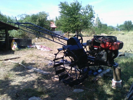 ยันม่าร์ 8 แรงพร้อมหางผักเลี้ยว