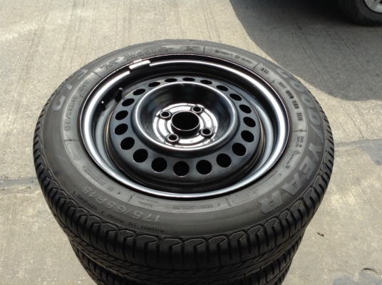ยาง GoodYear ขอบ15 พร้อมกะทะล้อ Jazz