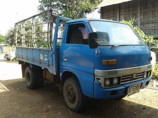 ขาย 6 ล้อสั้น ISUZU 85 แรงม้า เครื่องดี คัสซีสวยตลอดส้น ทะเบียนพร้อมโอน ราคาต่อรองได้ครับ