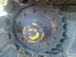 ขายด่วน รถเกี่ยวข้าวเกษตรพัฒนา รุ่นปลดหนี้ ปี 52 เครื่องยนต์ 195 HP 6HE1 อุ้ม 2.5 ตัน ปั๊ม DAIKIN เบอร์ 22 ช่วงล่าง 10HT ตัวเดินใหญ่ รถสภาพดีสุดๆครับพร้อมทำงานได้เลย ราคาต่อรองได้ครับ