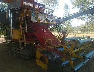 ขายด่วน รถเกี่ยวข้าวเกษตรพัฒนา รุ่นปลดหนี้ ปี 52 เครื่องยนต์ 195 HP 6HE1 อุ้ม 2.5 ตัน ปั๊ม DAIKIN เบอร์ 22 ช่วงล่าง 10HT ตัวเดินใหญ่ รถสภาพดีสุดๆครับพร้อมทำงานได้เลย ราคาต่อรองได้ครับ