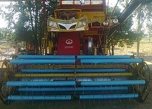 ขายด่วน รถเกี่ยวข้าวเกษตรพัฒนา รุ่นปลดหนี้ ปี 52 เครื่องยนต์ 195 HP 6HE1 อุ้ม 2.5 ตัน ปั๊ม DAIKIN เบอร์ 22 ช่วงล่าง 10HT ตัวเดินใหญ่ รถสภาพดีสุดๆครับพร้อมทำงานได้เลย ราคาต่อรองได้ครับ