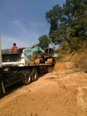 ขายด่วน kobelco sk 200-3 สภาพพร้อมใช้