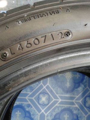 215/45R17 NITTO NT555 ปี 2012 มี 2 เส้น TEL.081-427-3941 215/45R17 NITTO NT555 ปี 2012 มี 2 เส้น TEL.081-427-3941