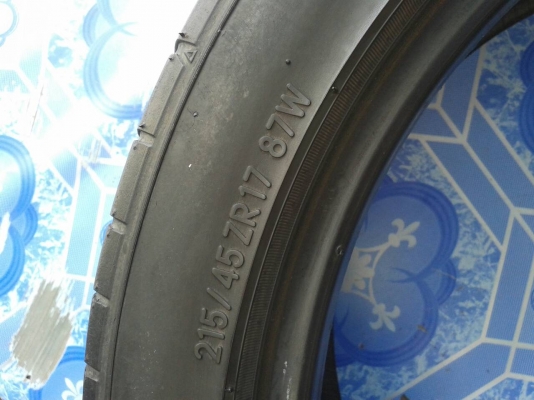215/45R17 NITTO NT555 ปี 2012 มี 2 เส้น TEL.081-427-3941 215/45R17 NITTO NT555 ปี 2012 มี 2 เส้น TEL.081-427-3941