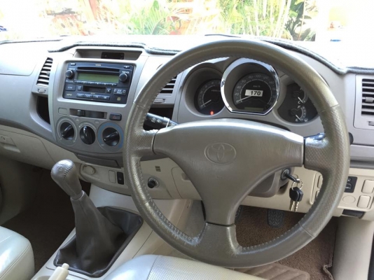 ขายรถ Toyota vigo cab 3.0 ตัว prerunner รุ่น Exclusive ตัว Top สีขาว ปี07