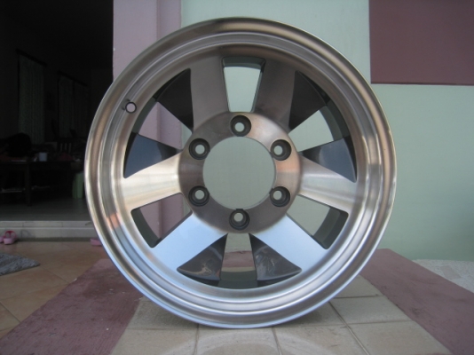 ขายล้อแม็กมือสอง 15"x7" et-5 6รู139.7 สนใจติดต่อเล็กคลองสามครับ 081-3747940