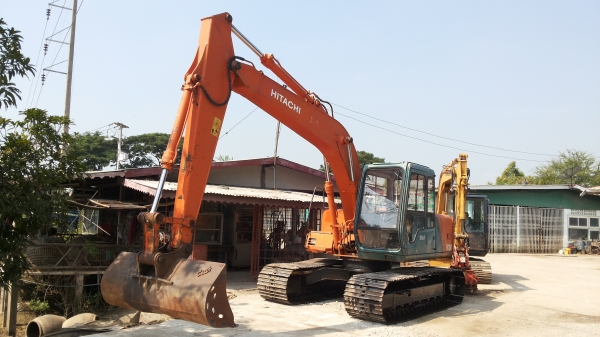ขายด่วนรถเเม็คโครHITACHI EX120-2รถนอกยังไม่เคยใช้งานเมืองไทยเลย