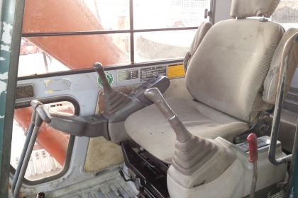 ขายด่วนรถเเม็คโครHITACHI EX120-2รถนอกยังไม่เคยใช้งานเมืองไทยเลย