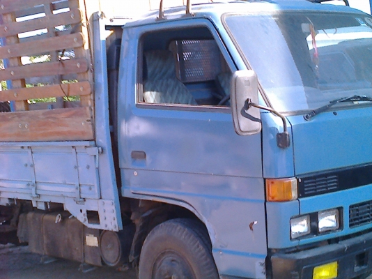 รถบรรทุก 6 ล้อ Isuzu 115 ยางแท้ 6 เส้น 330000 ต่อรองได้ สภาพดี