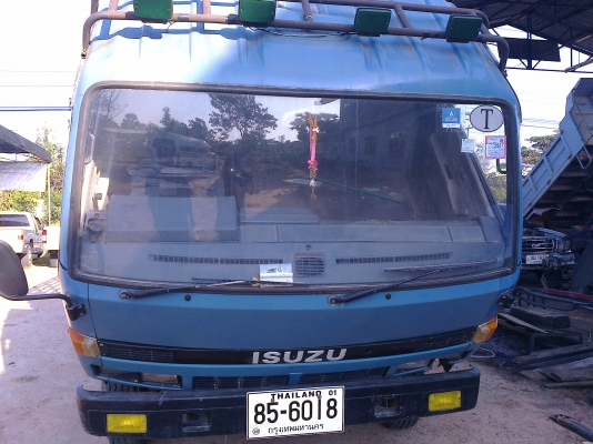 รถบรรทุก 6 ล้อ Isuzu 115 ยางแท้ 6 เส้น 330000 ต่อรองได้ สภาพดี