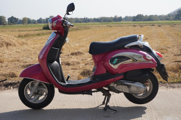 ขาย JRD snow - z 125 รถใช้งานสภาพดี เครื่องดี มาก ระบบไฟติดครบ สตาทร์มือพร้อมใช้ เอกสารทะเบียนพร้อมโอน ภาษี พรบ 2558