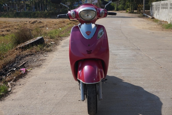 ขาย JRD snow - z 125 รถใช้งานสภาพดี เครื่องดี มาก ระบบไฟติดครบ สตาทร์มือพร้อมใช้ เอกสารทะเบียนพร้อมโอน ภาษี พรบ 2558