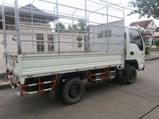 บรรทุก 4 ล้อกลาง ใช้มา 1 ปี วิ่ง 1.2 หมื่นกิโล ใหม่มาก (ผ่อนได้)