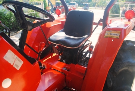 ขายรถไถ Kubota L 3408 (4WD) พร้อมดันหน้าคานบน รถพร้อมใช้งานครับ ขายรถไถ Kubota L 3408 (4WD) พร้อมดันหน้าคานบน รถพร้อมใช้งานครับ