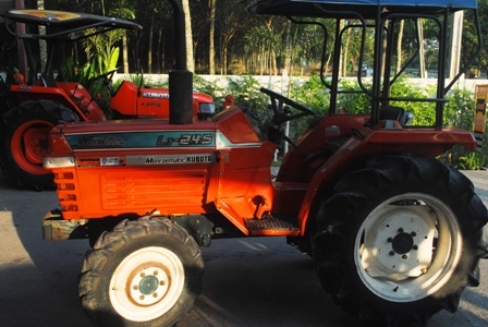ขายรถไถ Kubota L1-24 (4WD) รถ2เพลา พร้อมใช้งานครับ