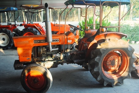 ขายรถไถ Kubota L2200 พร้อมเครื่องตัดหญ้า เครื่องดี พร้อมใช้งานครับ ขายรถไถ Kubota L2200 พร้อมเครื่องตัดหญ้า เครื่องดี พร้อมใช้งานครับ