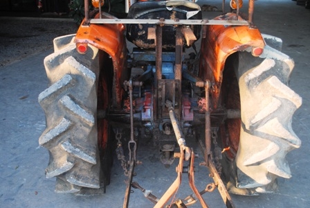 ขายรถไถ Kubota L2200 พร้อมเครื่องตัดหญ้า เครื่องดี พร้อมใช้งานครับ