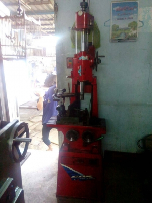 ขายเครื่องคว้านกับเครื่องขัดเสื้อสูบมอเตอร์ไซค์ตัวละ75000