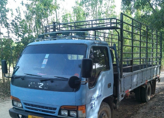 หกล้อ อีซูซุ NPR120ฝาขาว ยาว5เมตร รถห้างแท้สภาพดีพร้อมใช้งาน ทะเบียนพร้อมโอน