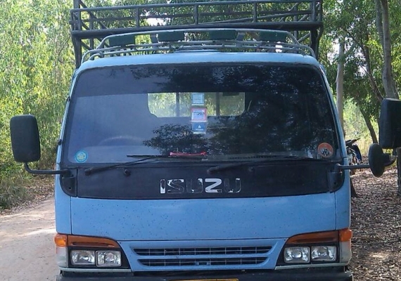 หกล้อ อีซูซุ NPR120ฝาขาว ยาว5เมตร รถห้างแท้สภาพดีพร้อมใช้งาน ทะเบียนพร้อมโอน