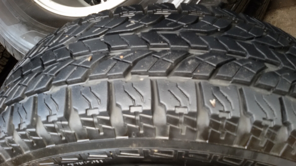 ขายยาง 265 70 16 ปี12คู่ละ 3800