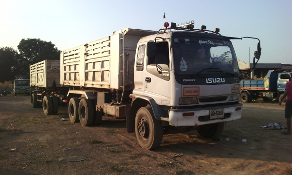 ขายรถสิบล้อดั้มแม่ลูกเครือง270แรงม้าปี40รถออกห้างมือเดียว