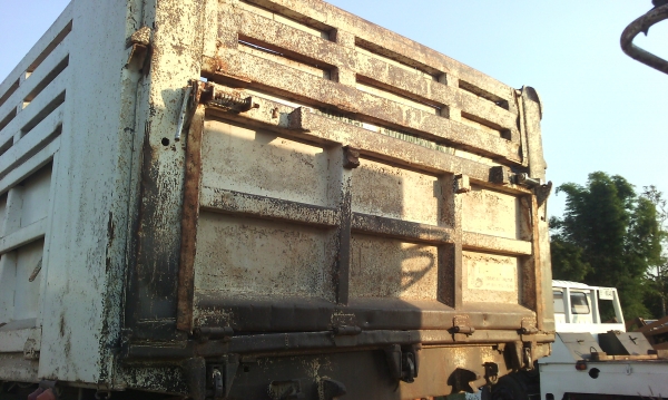 ขายรถสิบล้อดั้มแม่ลูกเครือง270แรงม้าปี40รถออกห้างมือเดียว