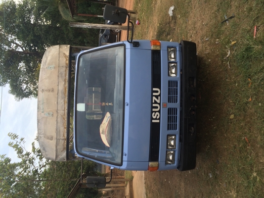 รถบรรทุก6ล้อกลาง