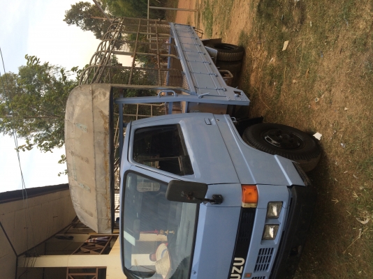 รถบรรทุก6ล้อกลาง