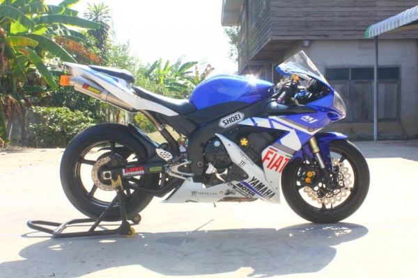 ขายr1 04 สรรพสามิตตัวจริง สภาพตามรูปครับ 199999 ต่อรองได้ครับ