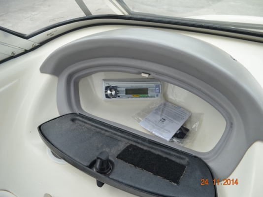 Reinell 185 w/Volvo Penta 4.3L BowRider (18.5 Foot)