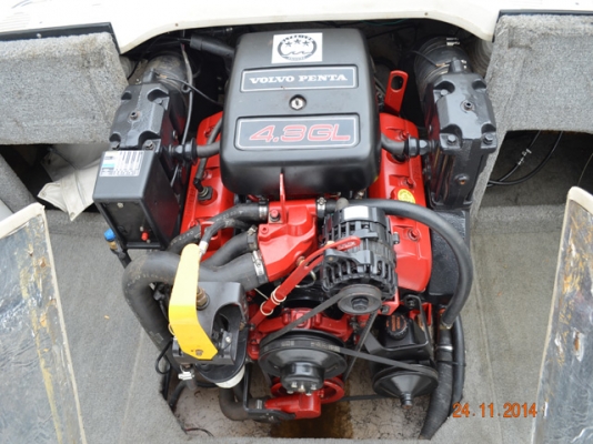 Reinell 185 w/Volvo Penta 4.3L BowRider (18.5 Foot)