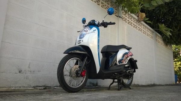 SCOOPYi 2012 สภาพใหม่กริ๊บ วิ่ง 9000 ส่งฟรีทั่วไทย ขายถูกๆ ต่อรองได้ SCOOPYi 2012 สภาพใหม่กริ๊บ วิ่ง 9000 ส่งฟรีทั่วไทย ขายถูกๆ ต่อรองได้