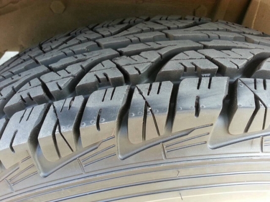 ขายยาง AT 235 x 85 x 16 JAPAN พร้อมล้อ ขายยาง AT 235 x 85 x 16 JAPAN พร้อมล้อ