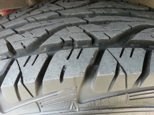 ขายยาง AT 235 x 85 x 16 JAPAN พร้อมล้อ ขายยาง AT 235 x 85 x 16 JAPAN พร้อมล้อ